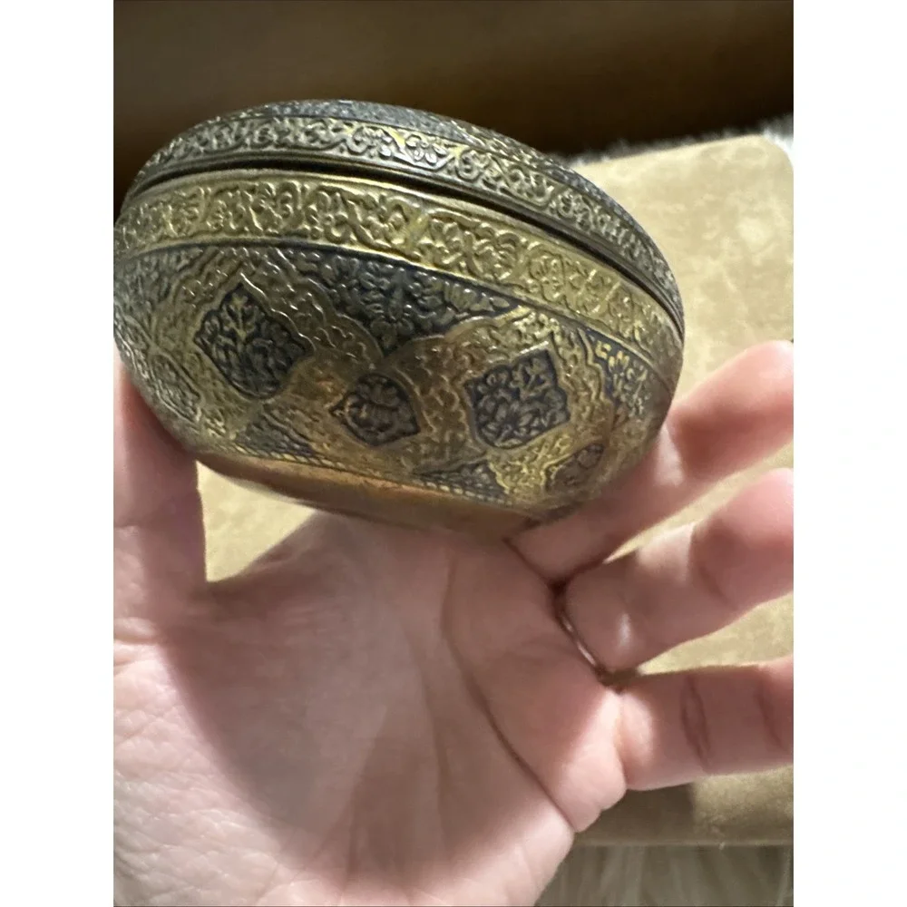 Kinco Brass England Ornate Round Trinket Box W Lid 1950's Vanity Vintage MCM